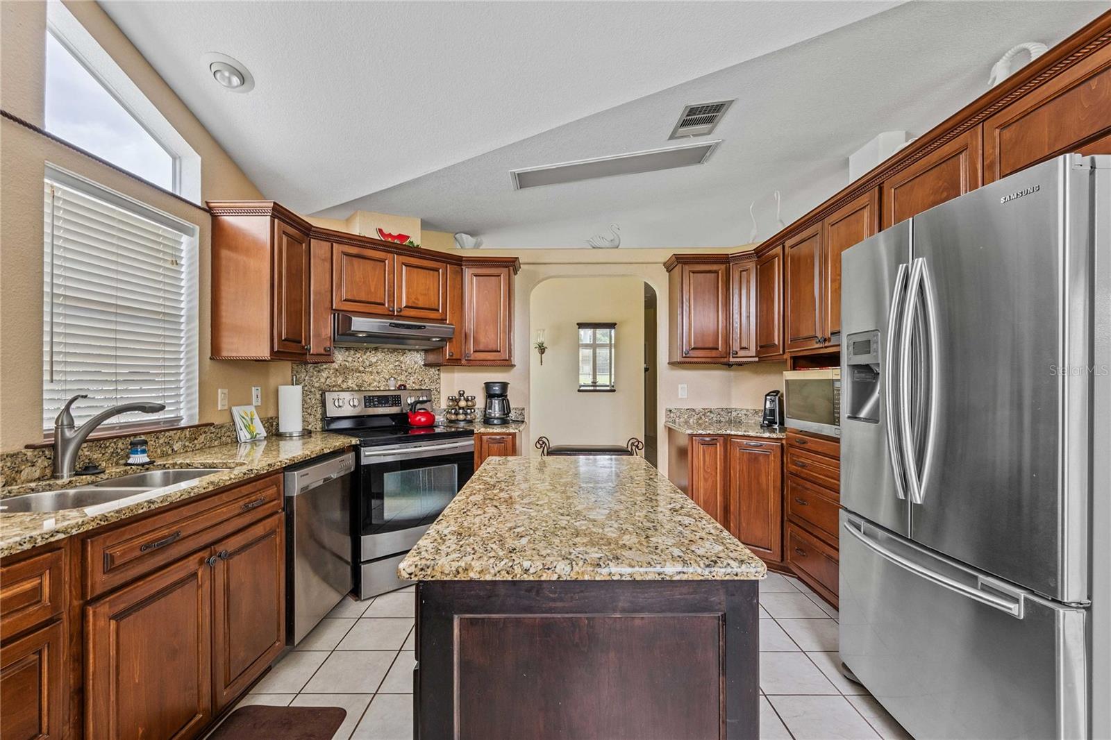 Image 11 of 36 For 37111 Lakota Court