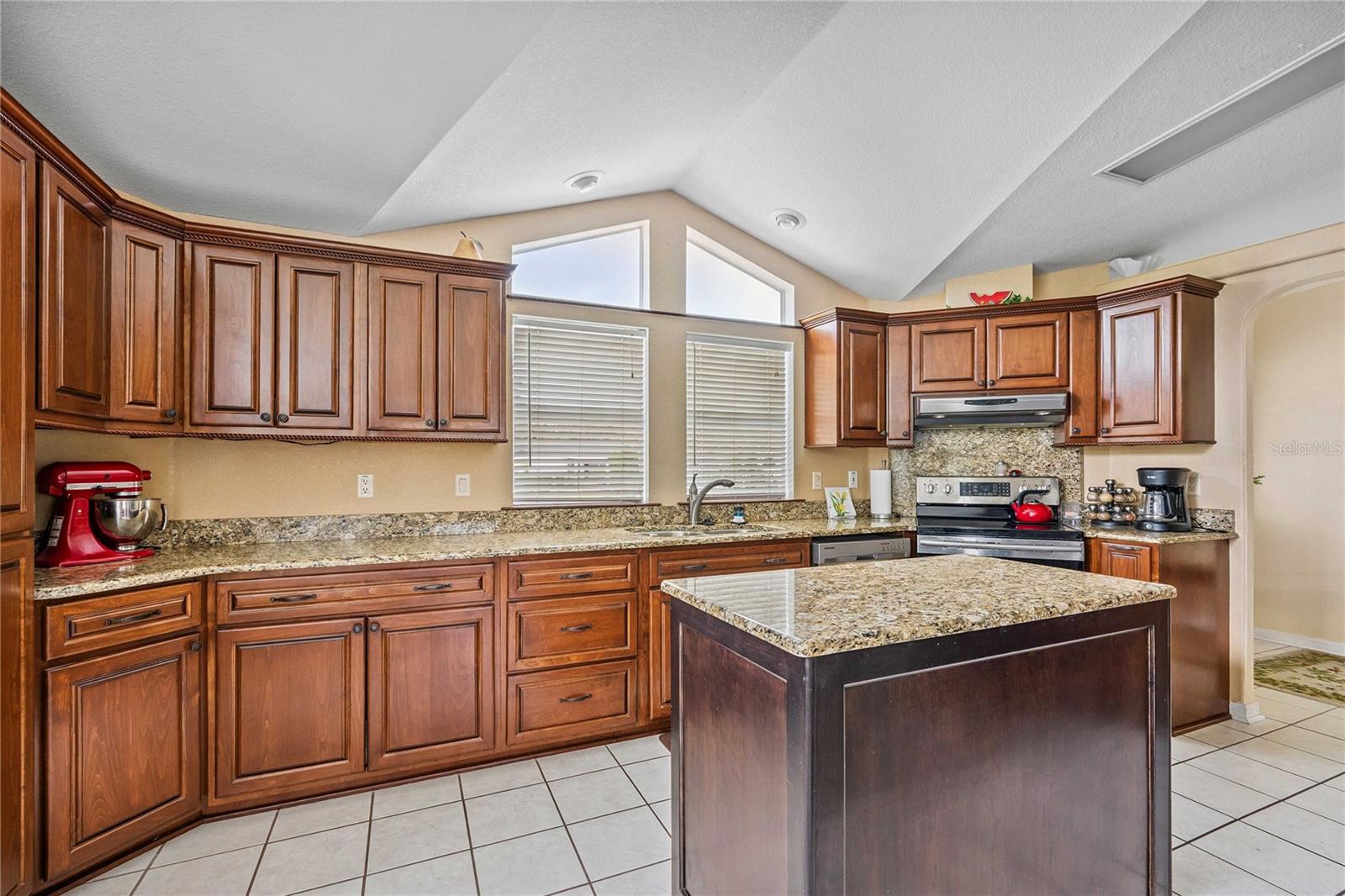 Image 12 of 36 For 37111 Lakota Court