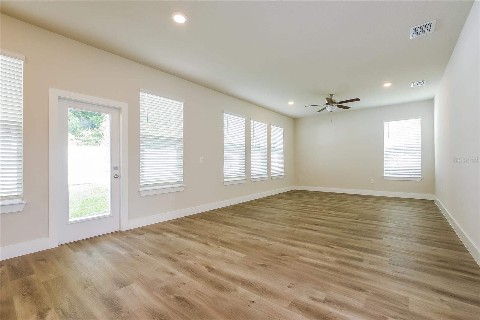 Image 4 of 17 For 313 Whiteheart Drive