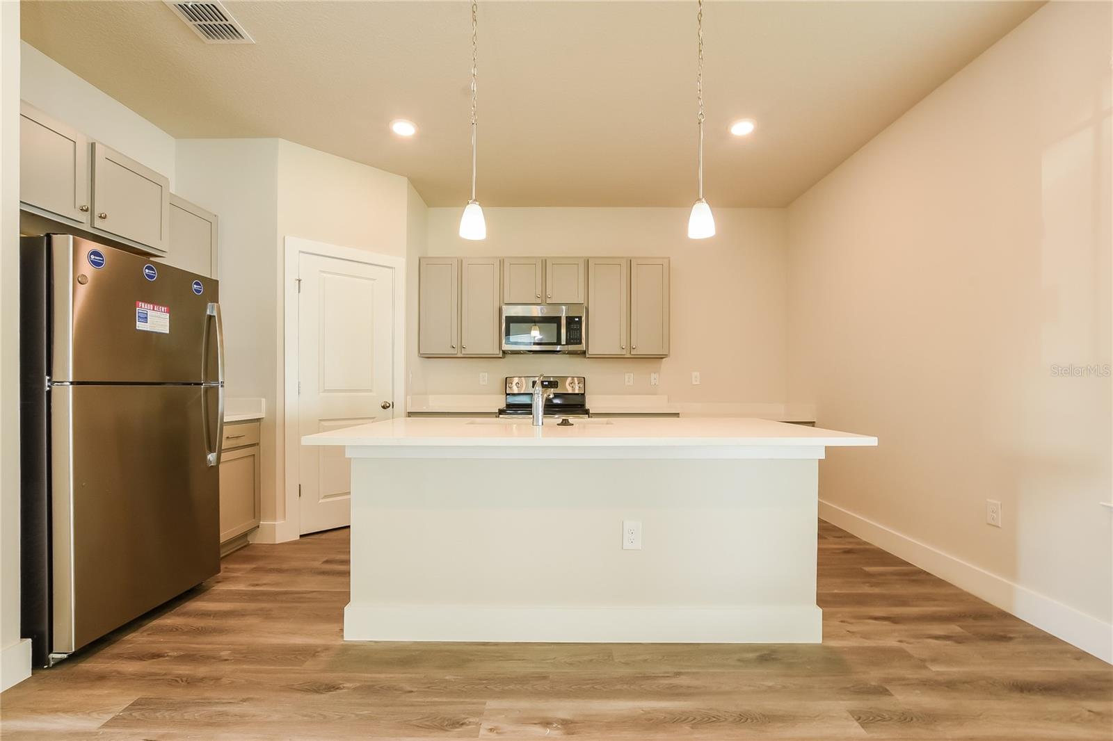 Image 6 of 17 For 313 Whiteheart Drive