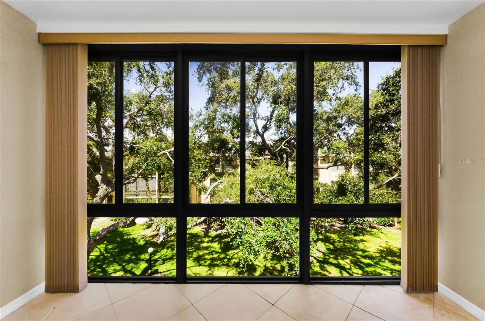 Image 10 of 49 For 14130 Rosemary Lane 3306