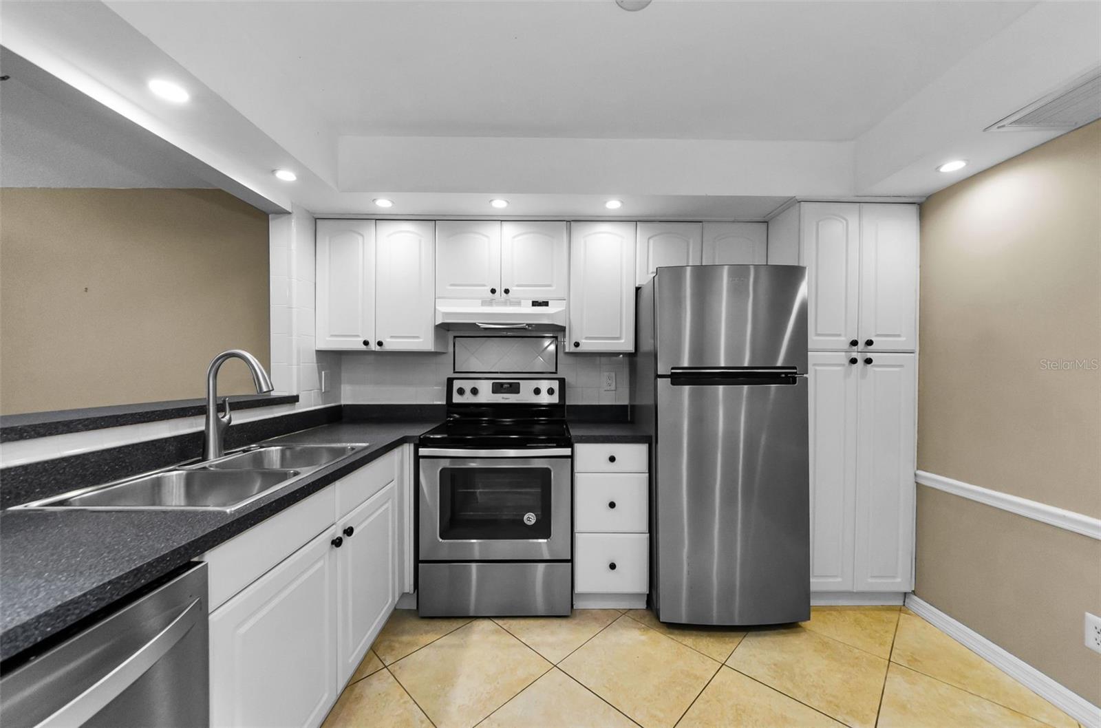 Image 13 of 49 For 14130 Rosemary Lane 3306