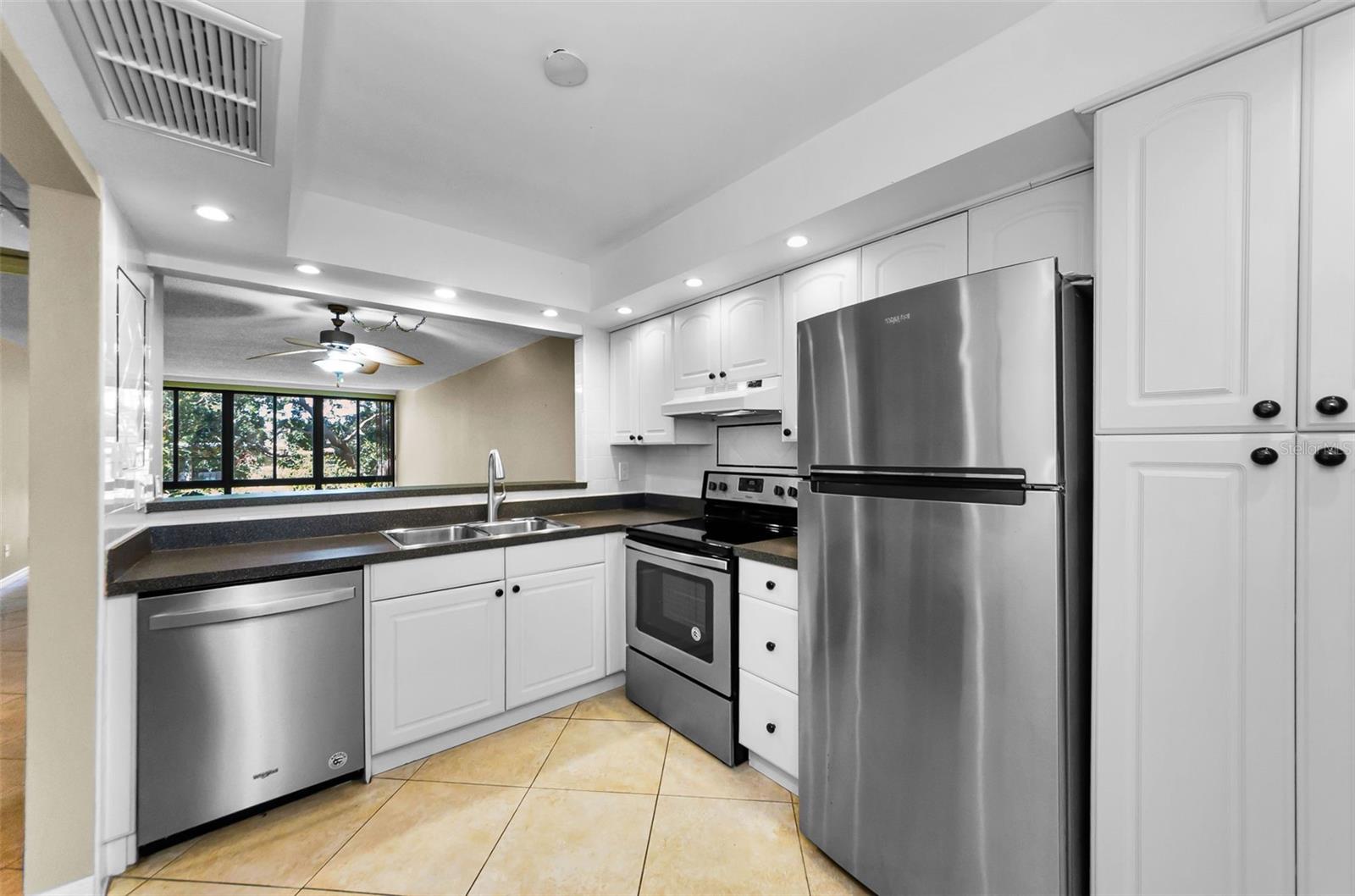 Image 14 of 49 For 14130 Rosemary Lane 3306