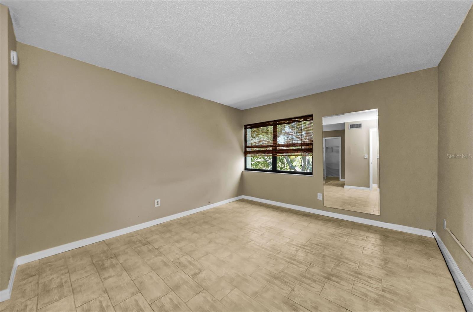 Image 20 of 49 For 14130 Rosemary Lane 3306