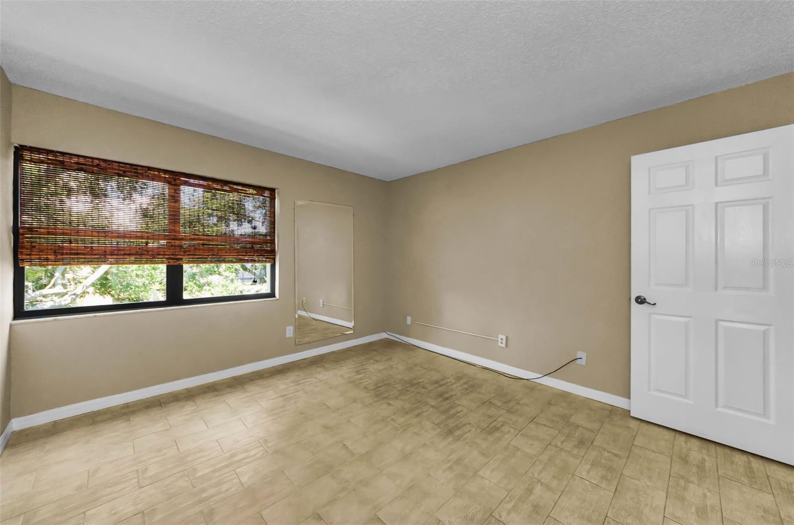 Image 21 of 49 For 14130 Rosemary Lane 3306