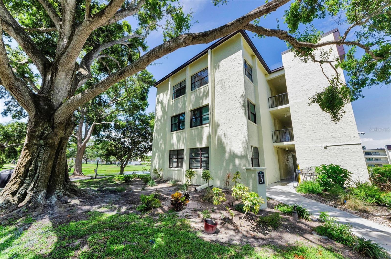 Image 29 of 49 For 14130 Rosemary Lane 3306