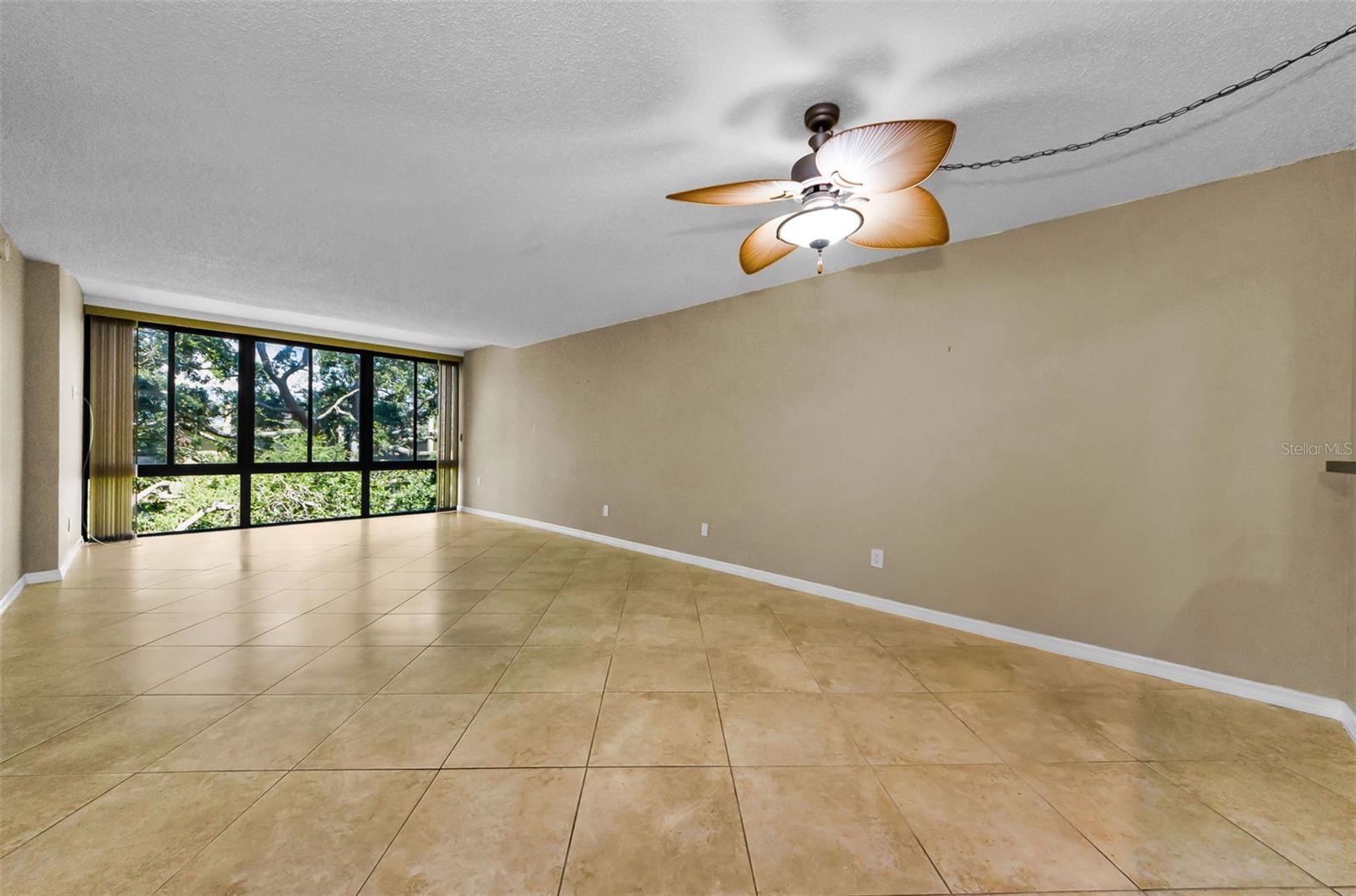 Image 4 of 49 For 14130 Rosemary Lane 3306