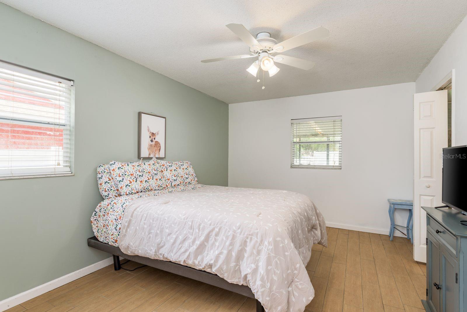Image 12 of 33 For 7217 Creekwood Court