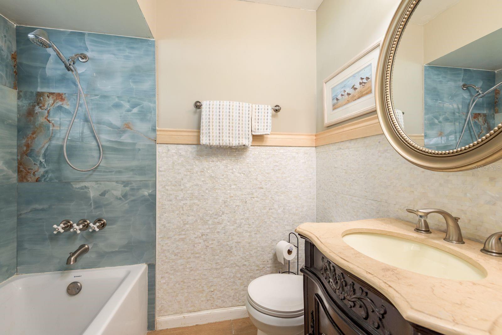 Image 14 of 33 For 7217 Creekwood Court