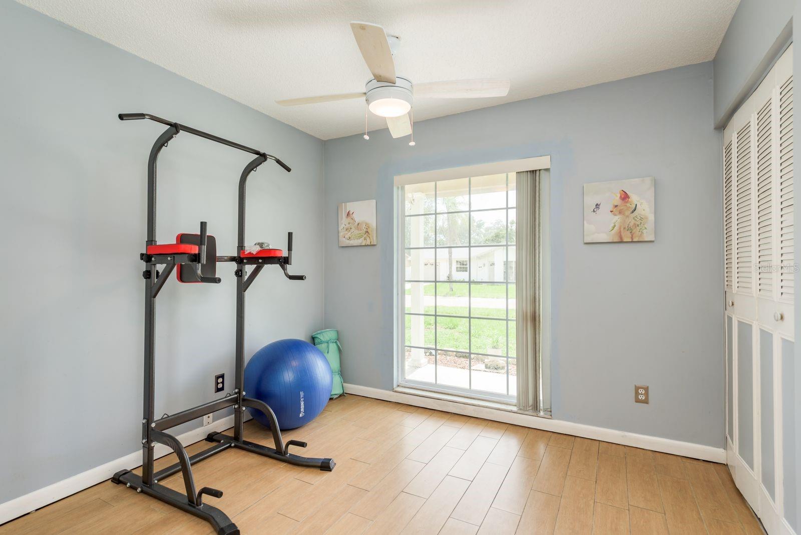 Image 18 of 33 For 7217 Creekwood Court