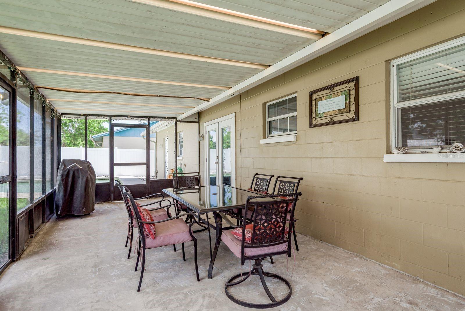 Image 21 of 33 For 7217 Creekwood Court