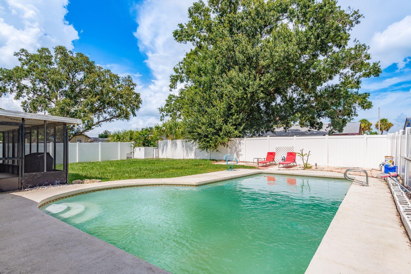 Image 22 of 33 For 7217 Creekwood Court