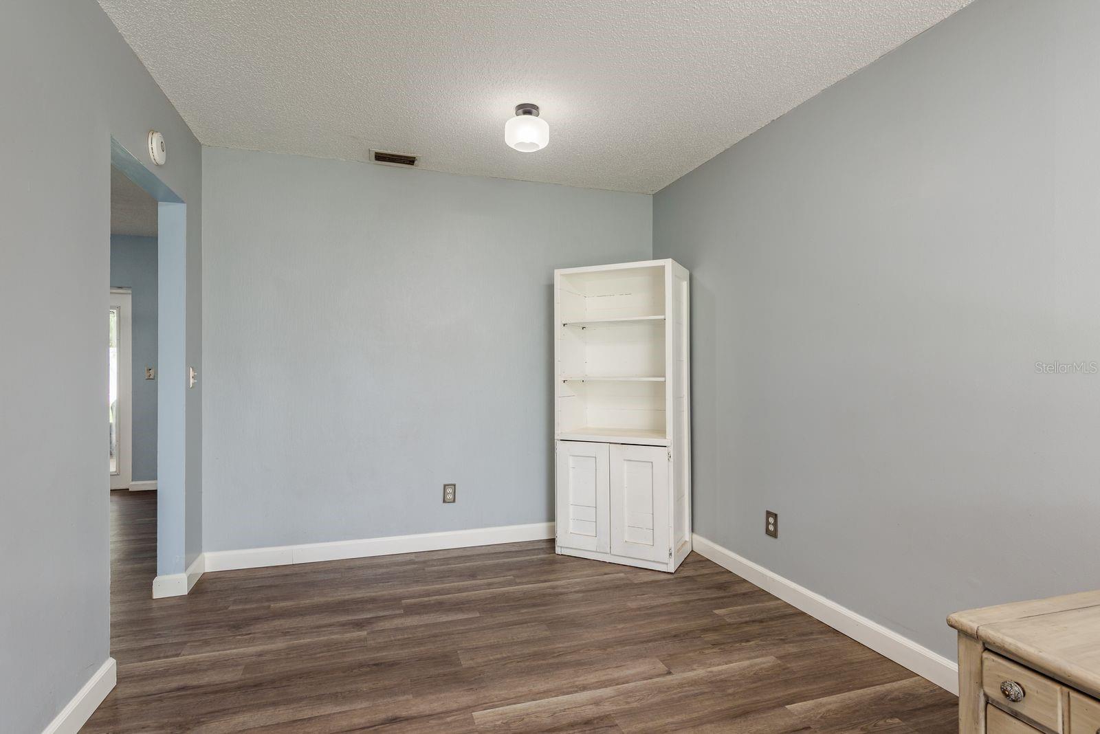 Image 6 of 33 For 7217 Creekwood Court