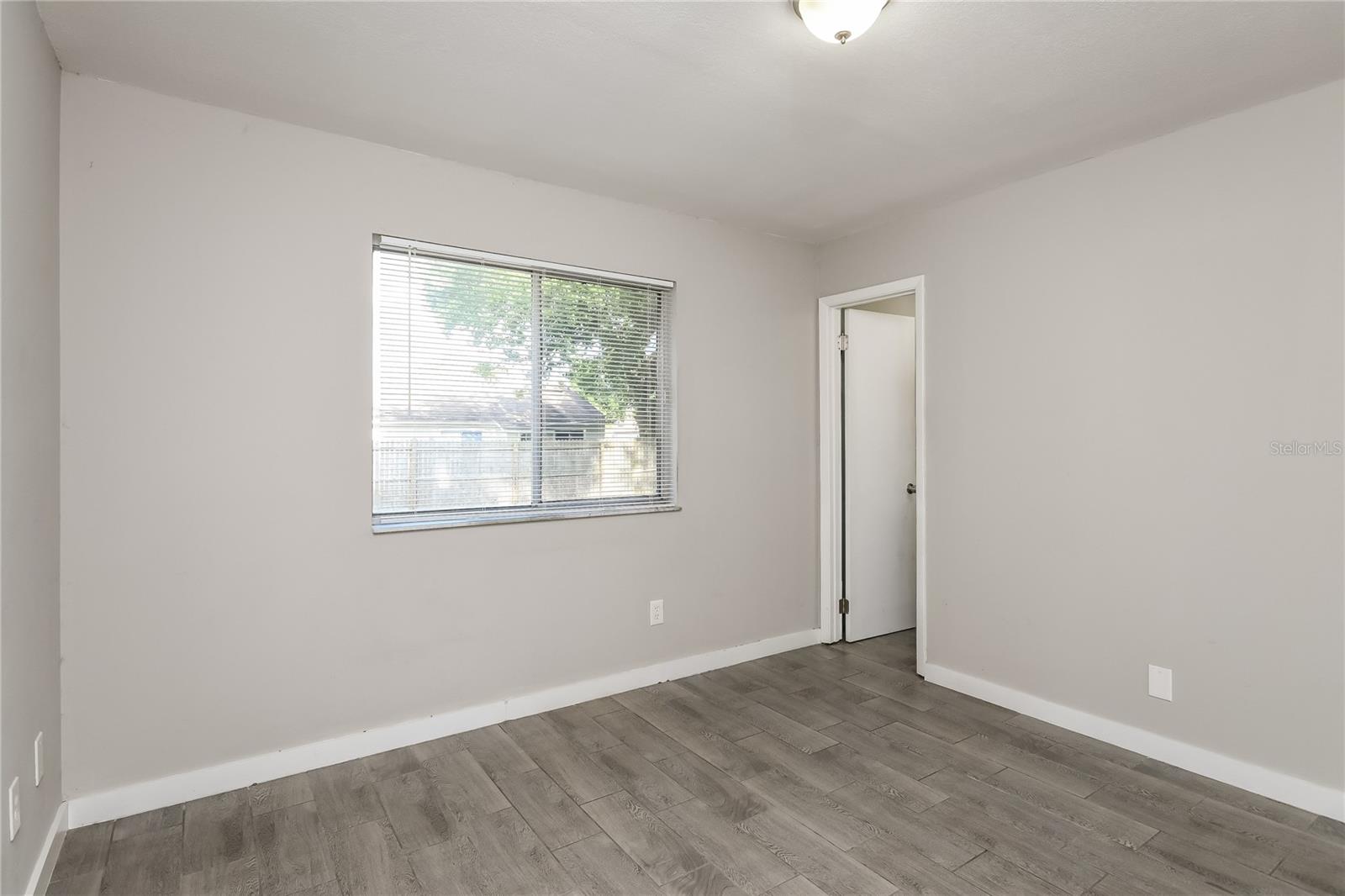 Image 10 of 16 For 355 Summerset Drive