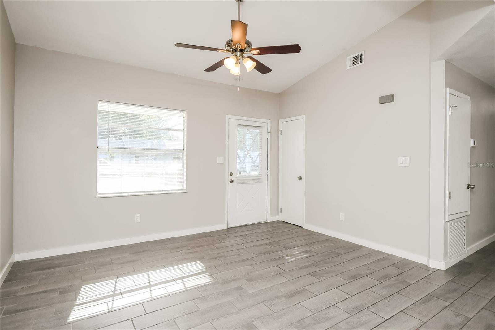 Image 5 of 16 For 355 Summerset Drive