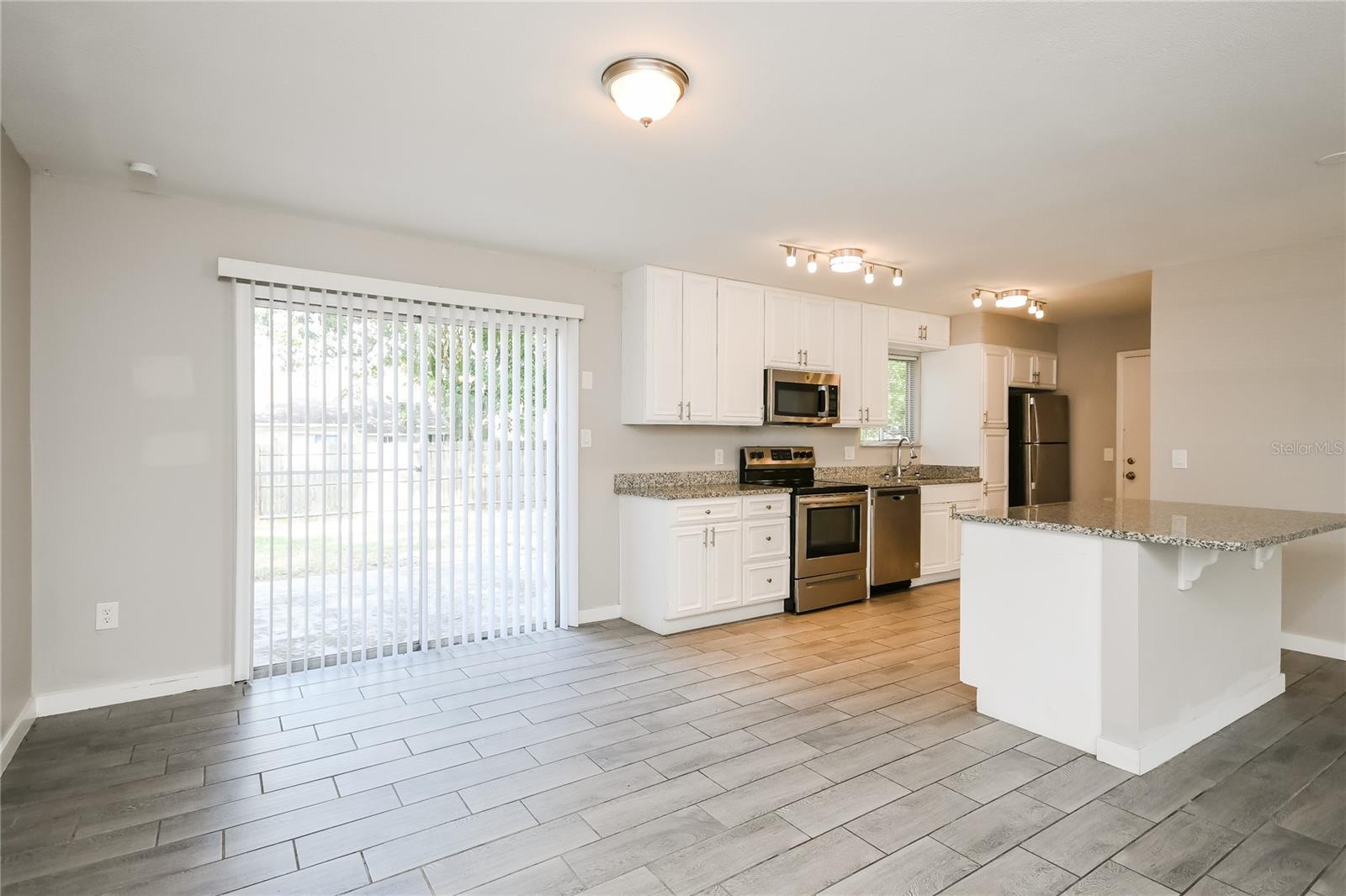 Image 6 of 16 For 355 Summerset Drive