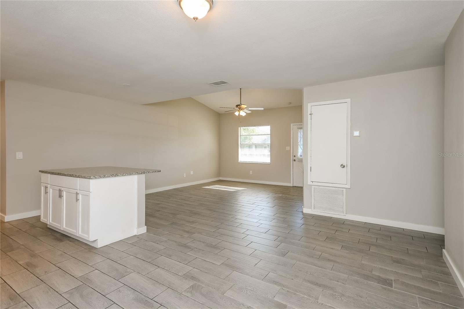 Image 7 of 16 For 355 Summerset Drive