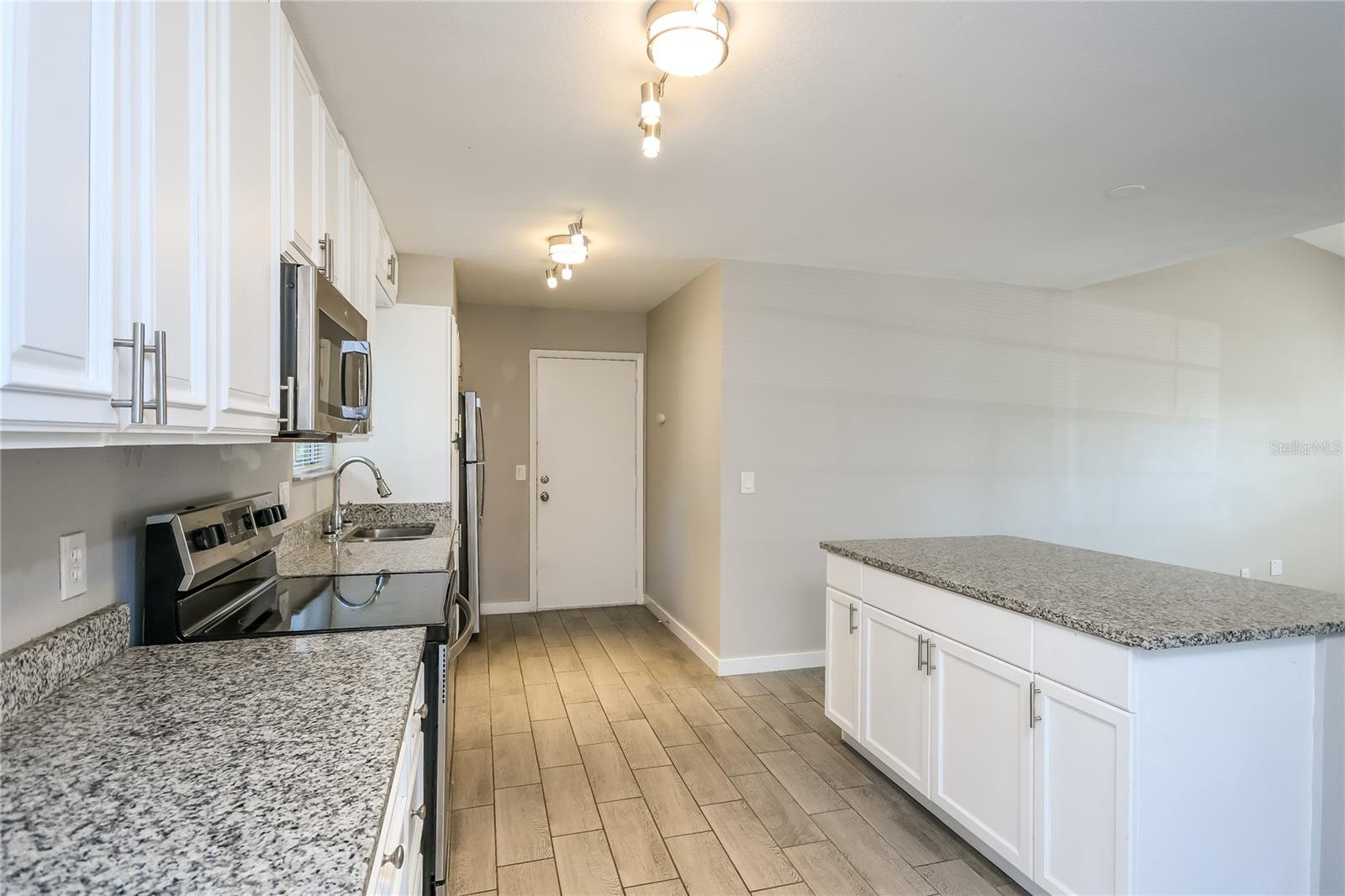 Image 9 of 16 For 355 Summerset Drive