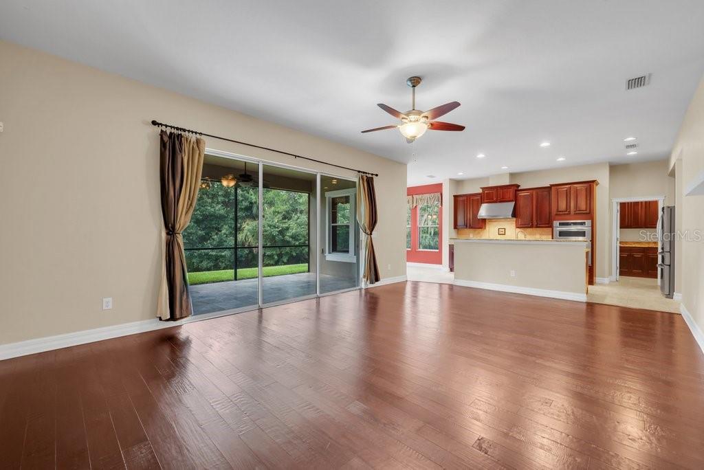 Image 16 of 52 For 15942 Ternglade Drive