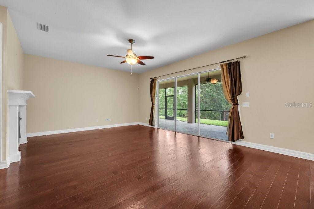 Image 17 of 52 For 15942 Ternglade Drive