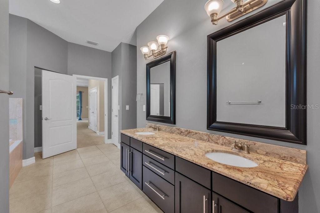 Image 27 of 52 For 15942 Ternglade Drive