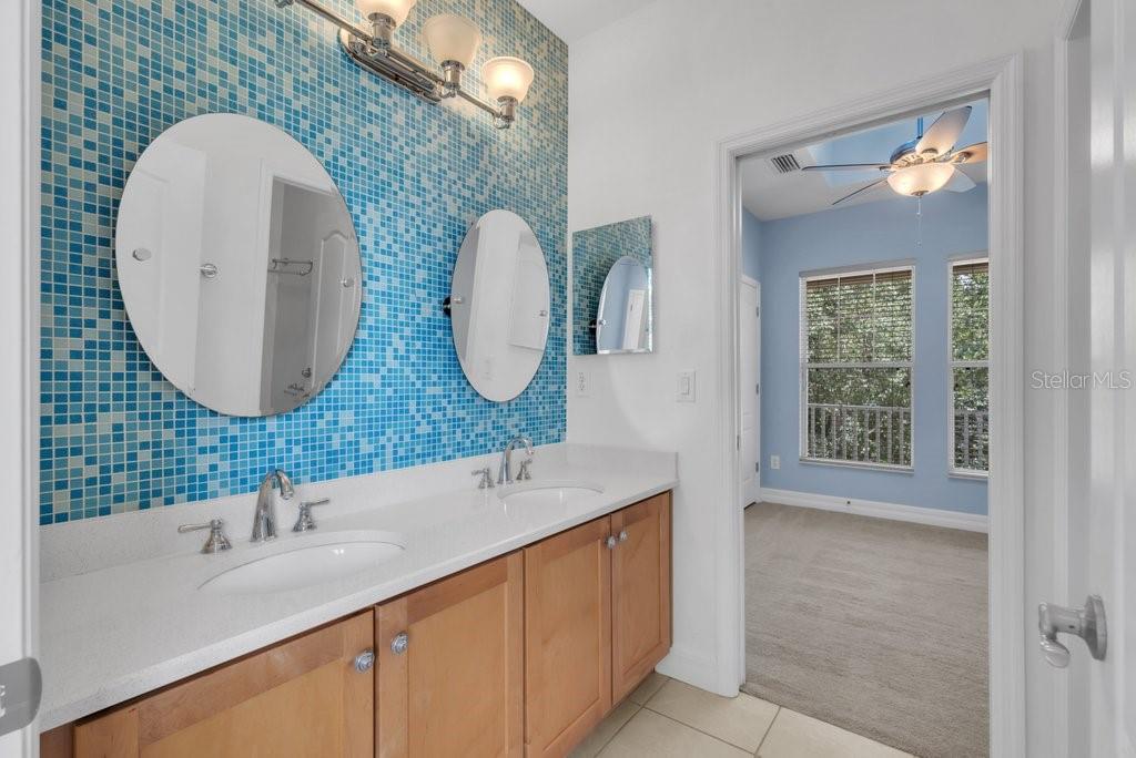 Image 34 of 52 For 15942 Ternglade Drive