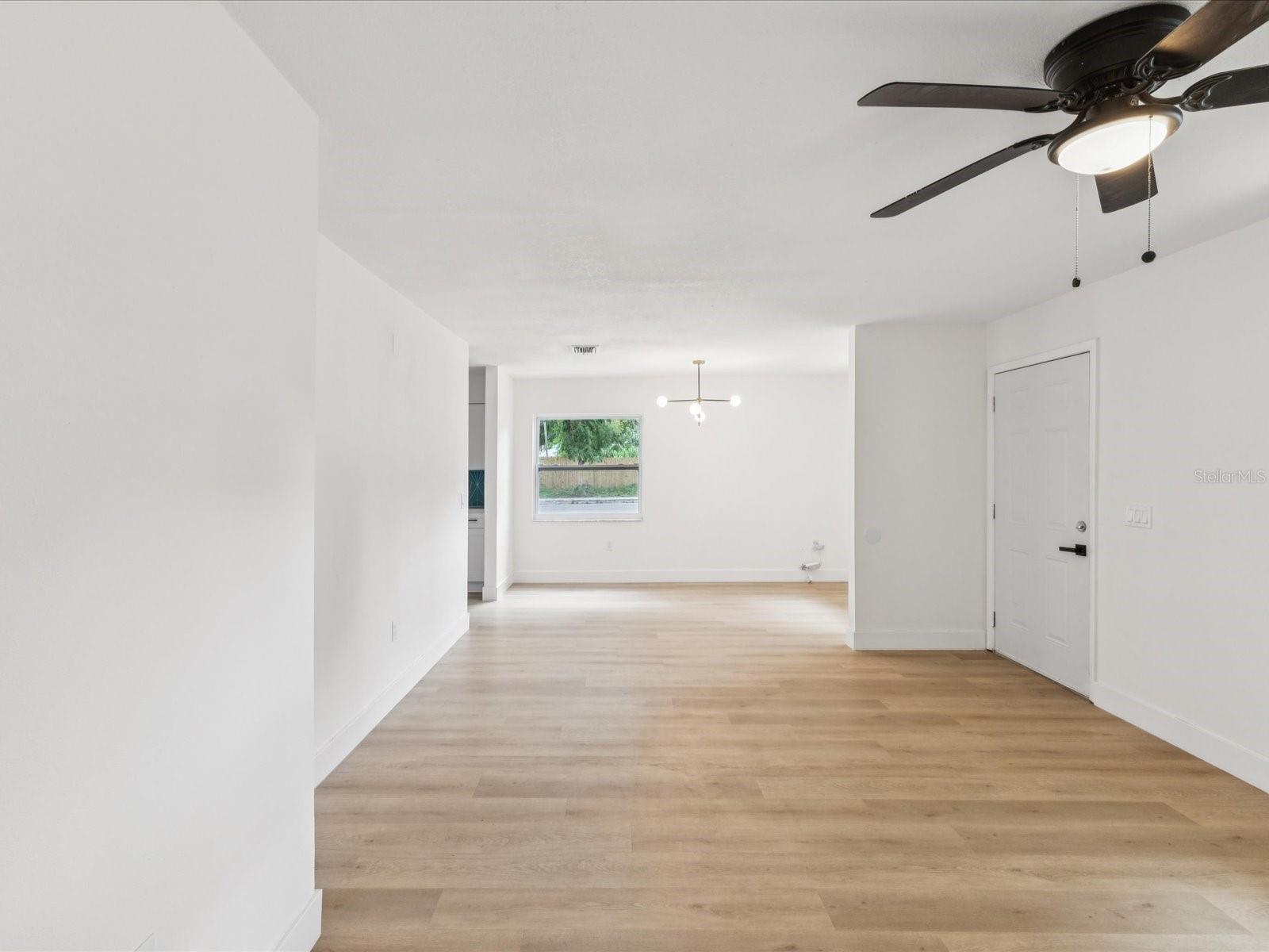 Image 12 of 31 For 1421 Seward Street
