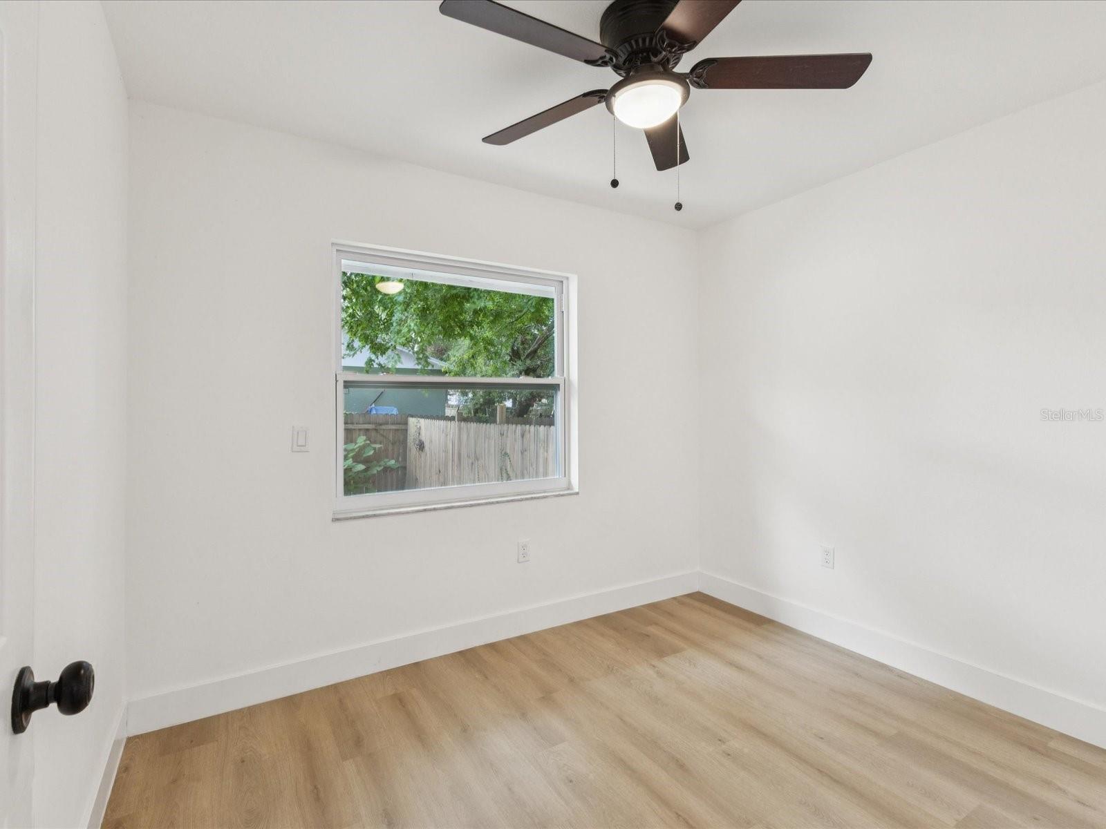 Image 15 of 31 For 1421 Seward Street