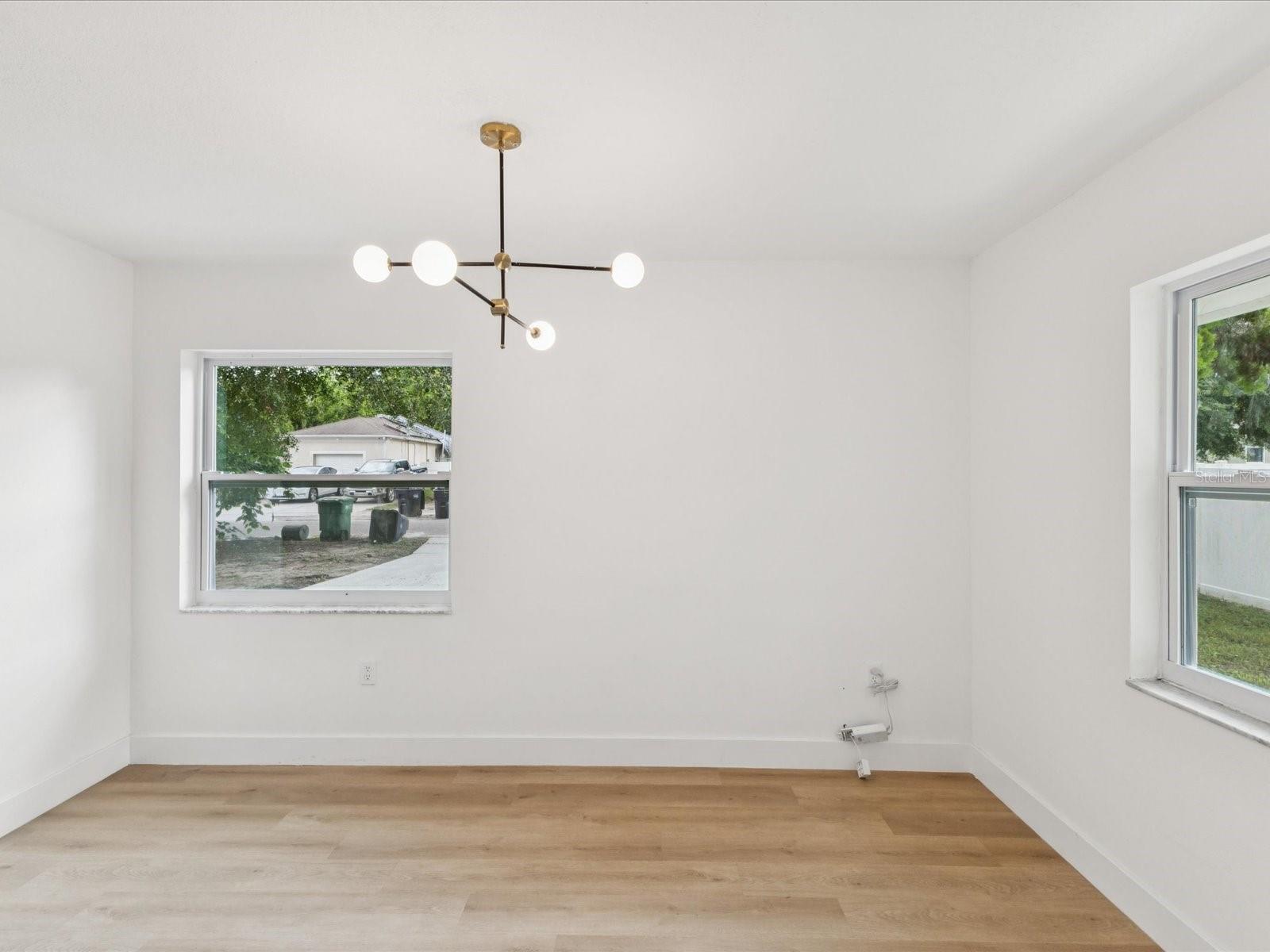 Image 8 of 31 For 1421 Seward Street