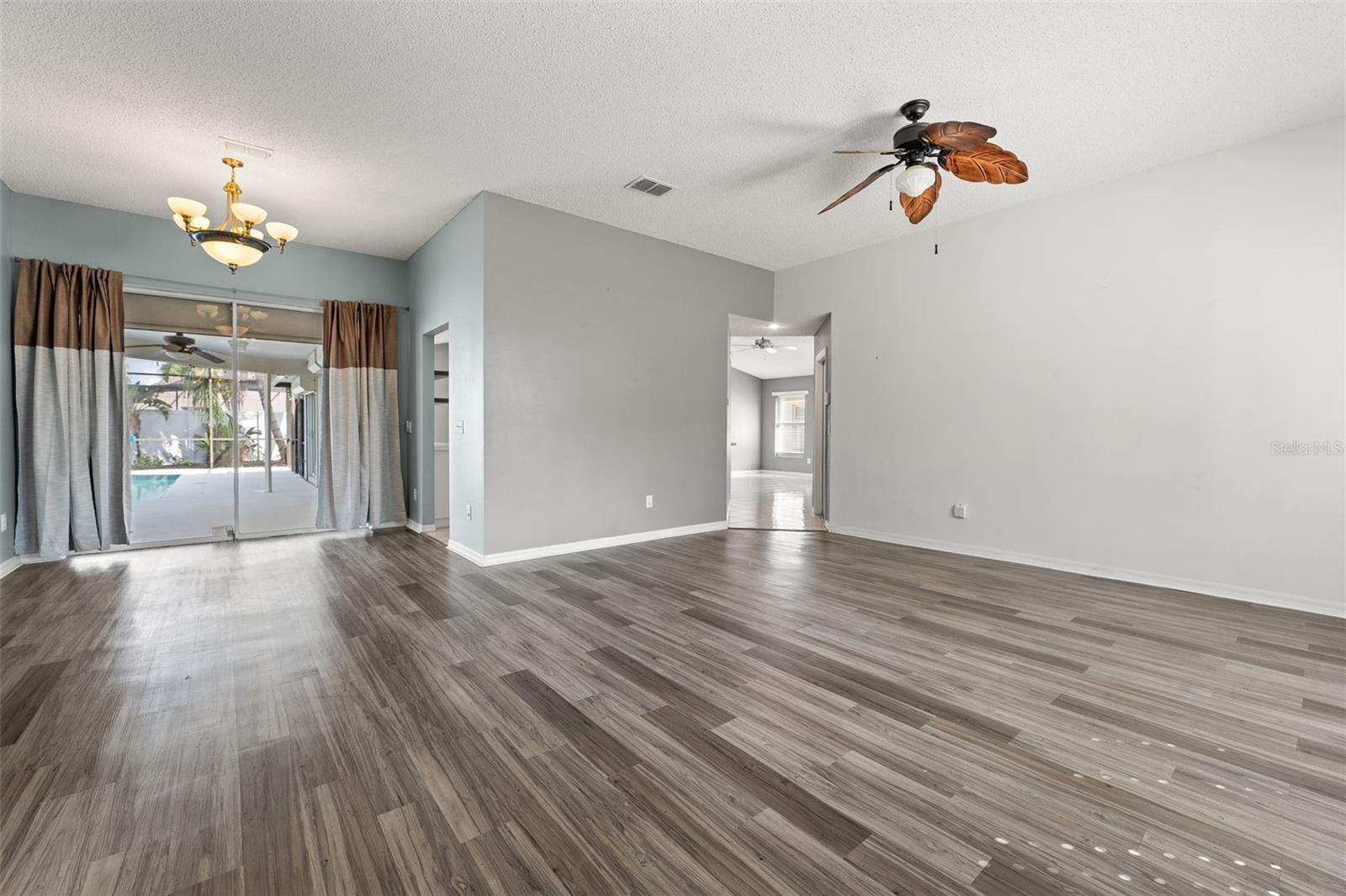 Image 7 of 40 For 8704 Middle Cross Place