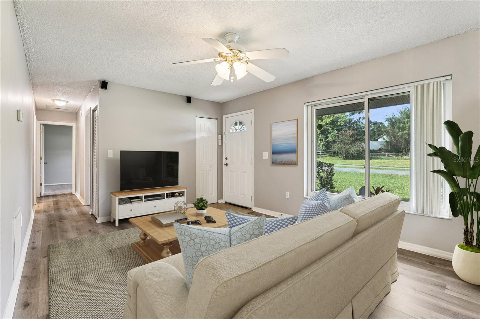 Image 5 of 29 For 923 April Hills Boulevard