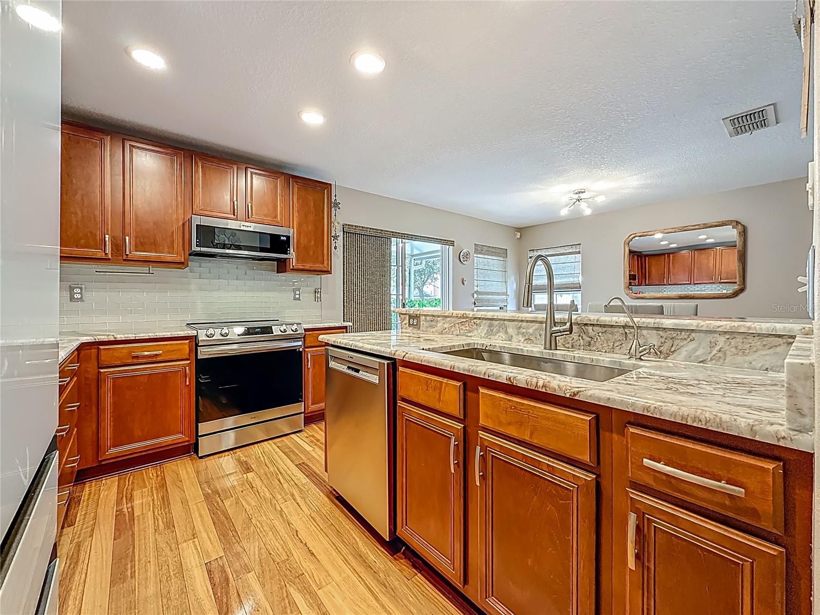 Listing photo id 11 for 2521 Marina Key Lane