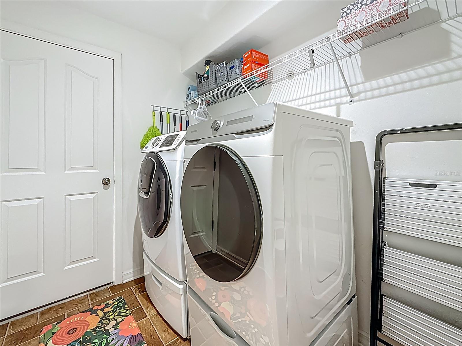 Listing photo id 15 for 2521 Marina Key Lane