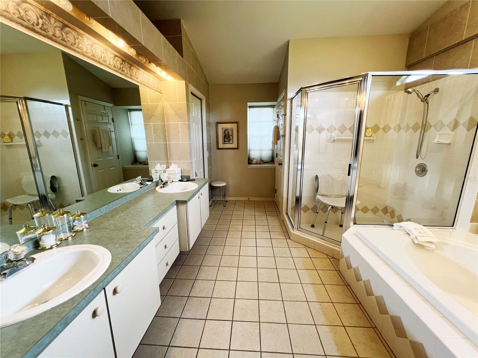 Image 11 of 29 For 3208 Silverlake Court