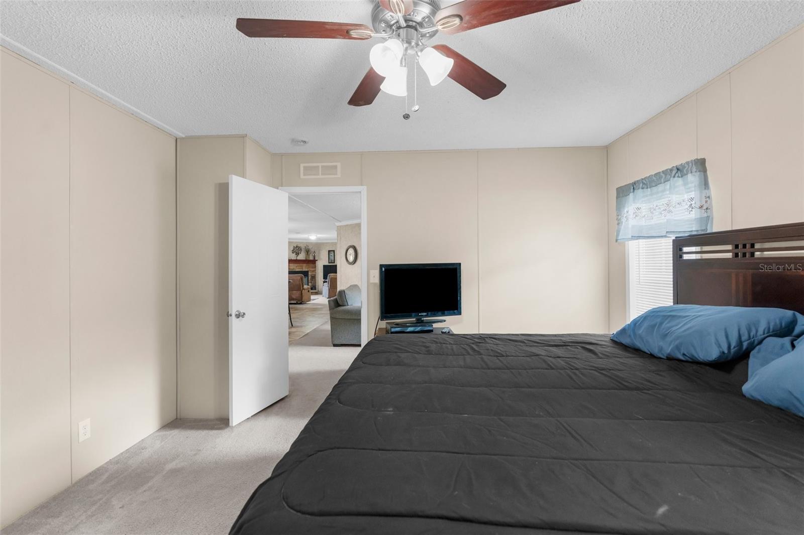 Image 21 of 33 For 7312 Manhattan Drive