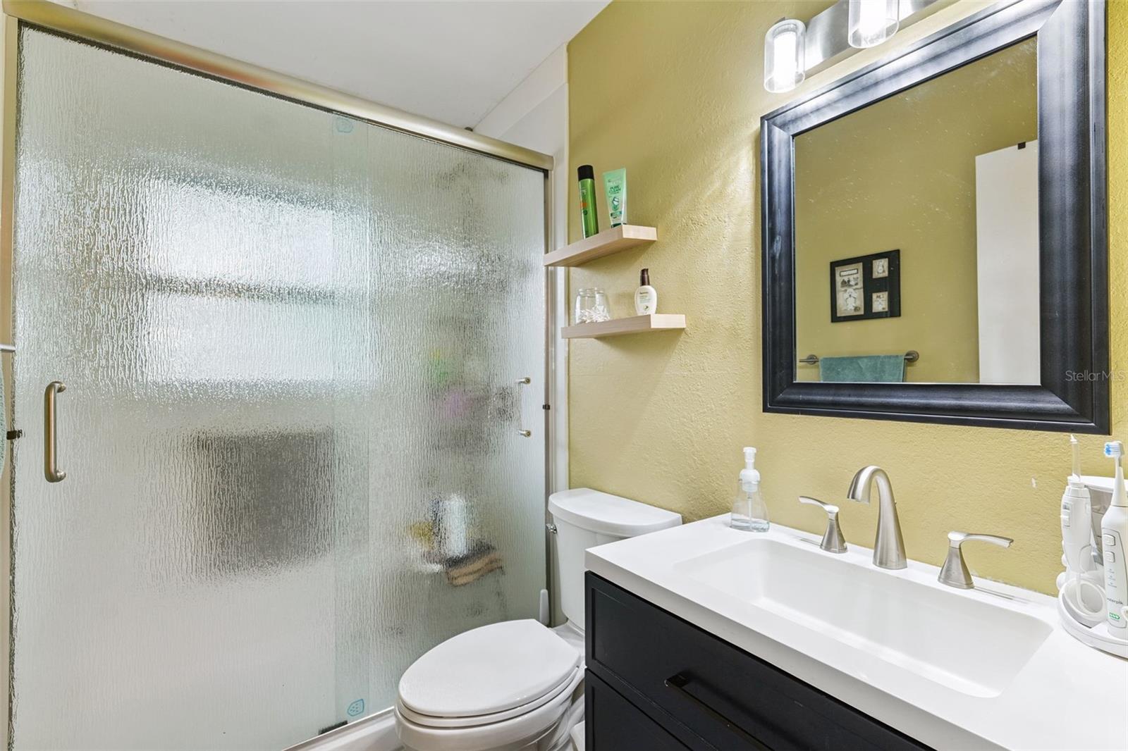 Listing photo id 10 for 1321 Lynn Avenue
