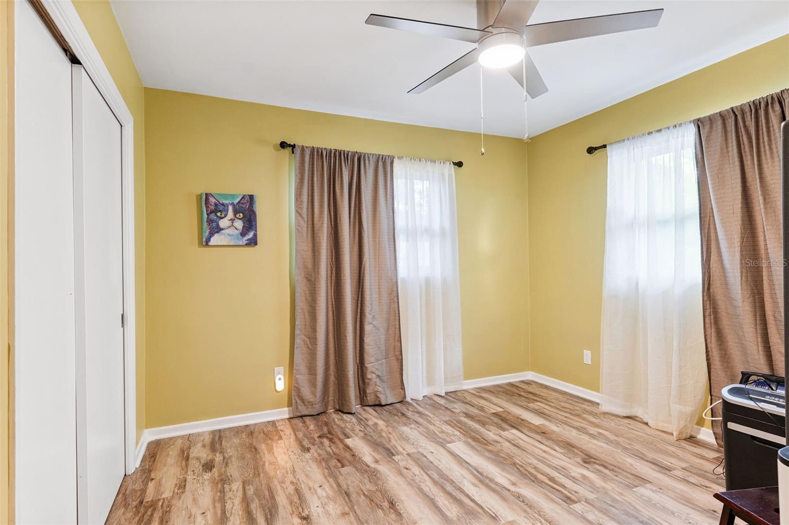 Listing photo id 16 for 1321 Lynn Avenue