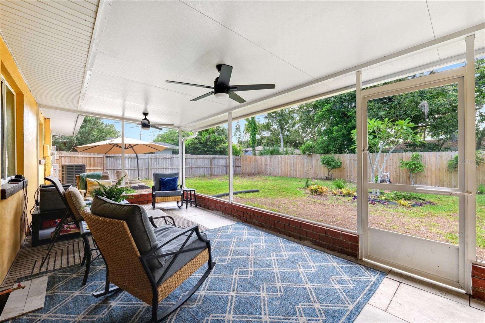Listing photo id 18 for 1321 Lynn Avenue