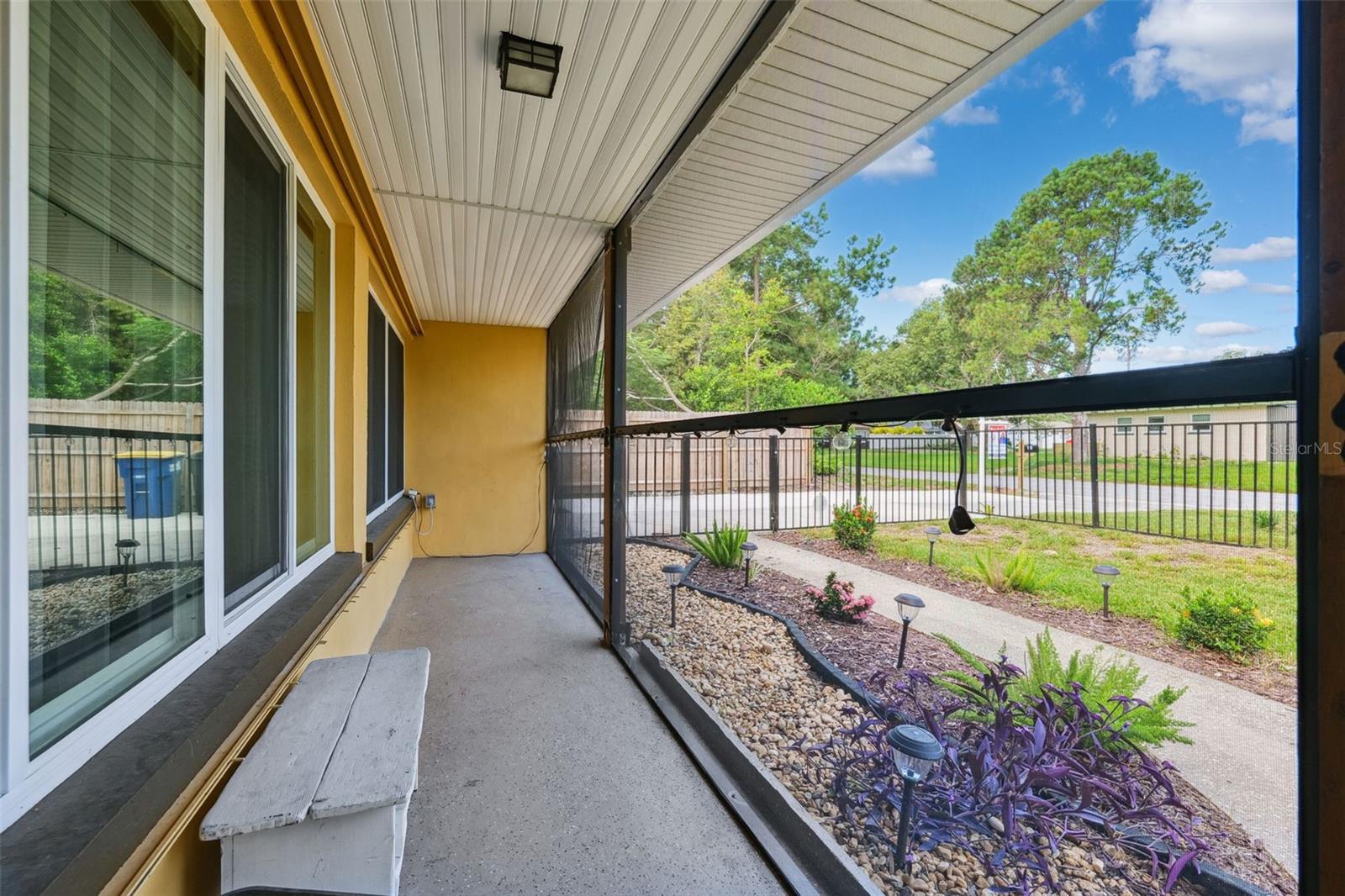 Listing photo id 19 for 1321 Lynn Avenue