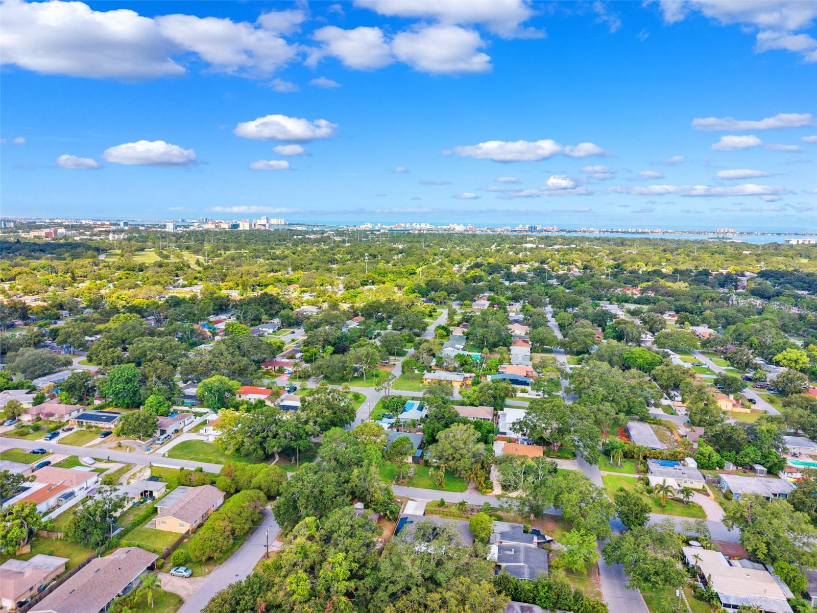 Listing photo id 31 for 1321 Lynn Avenue