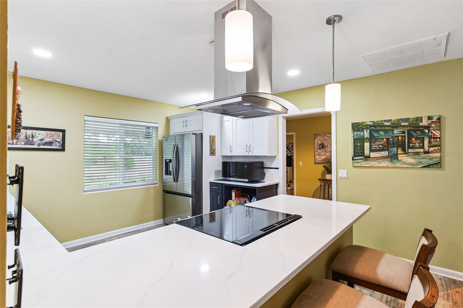 Listing photo id 6 for 1321 Lynn Avenue