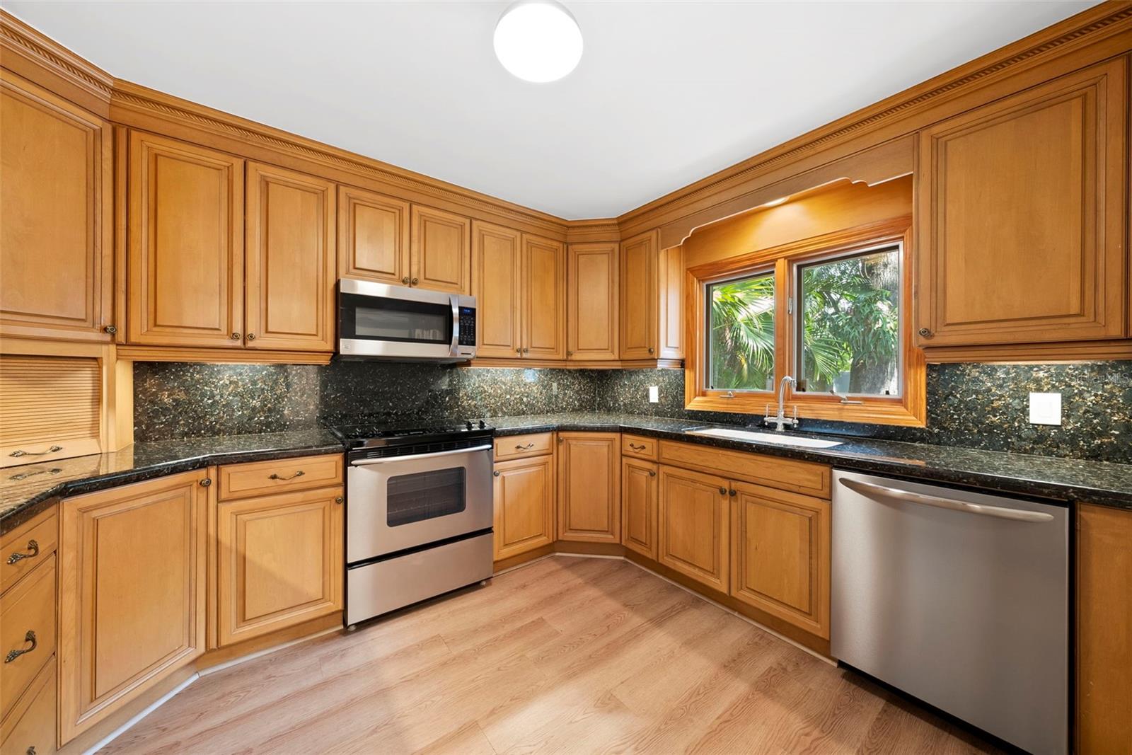 Image 18 of 36 For 3125 Waverly Avenue