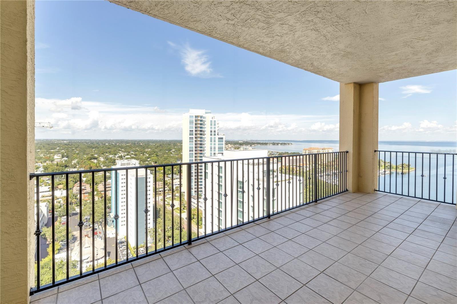 Image 2 of 39 For 300 Beach Drive Ne 2301