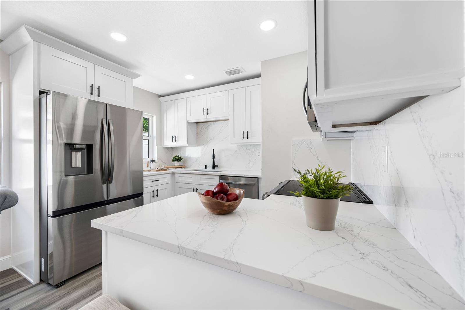 Listing photo id 13 for 3430 72nd Street N