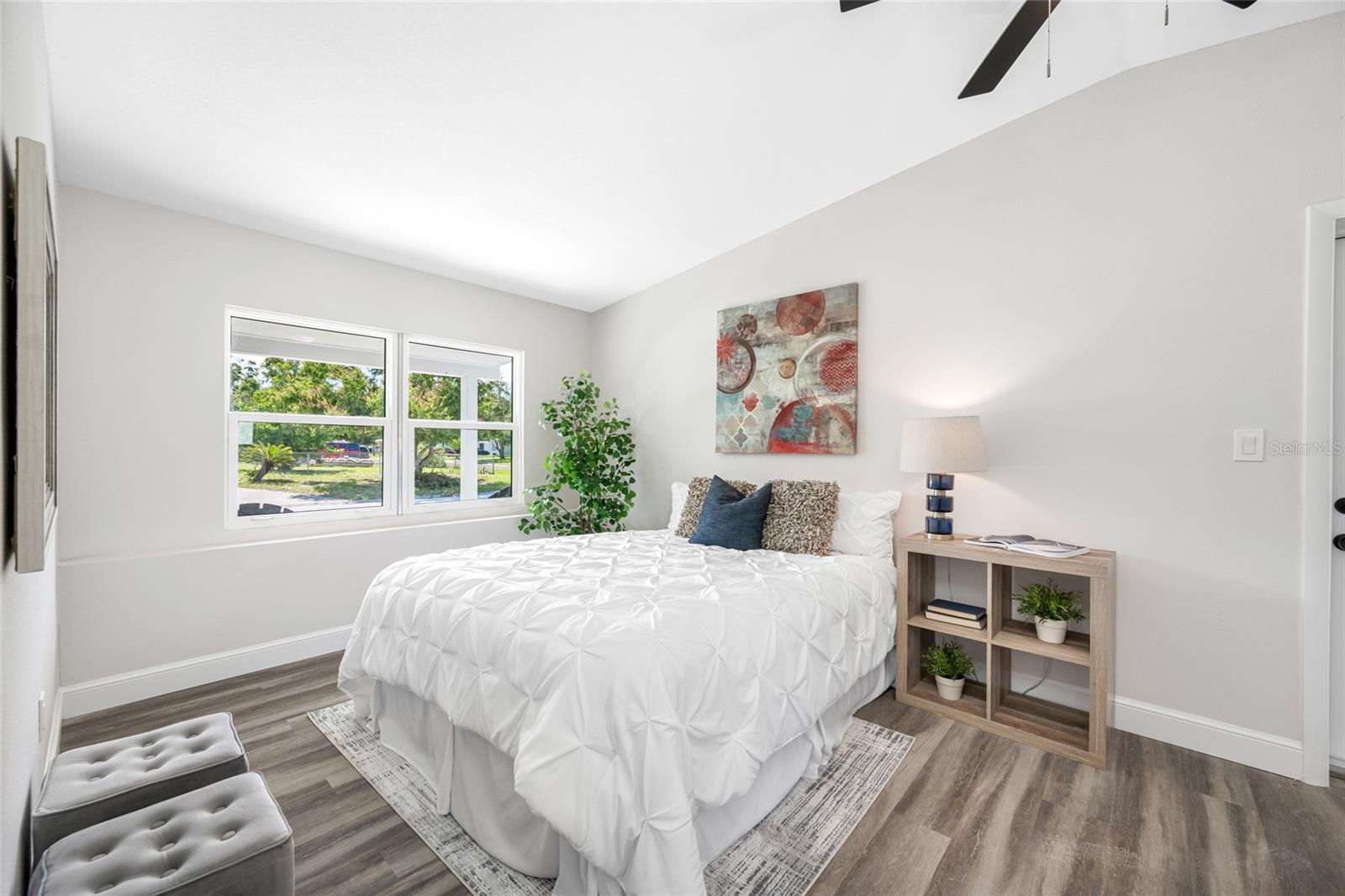 Listing photo id 14 for 3430 72nd Street N