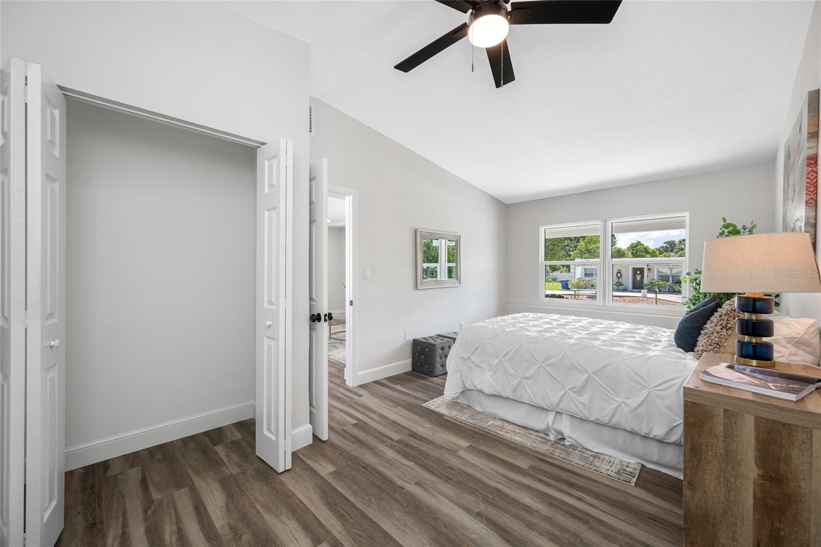Listing photo id 20 for 3430 72nd Street N