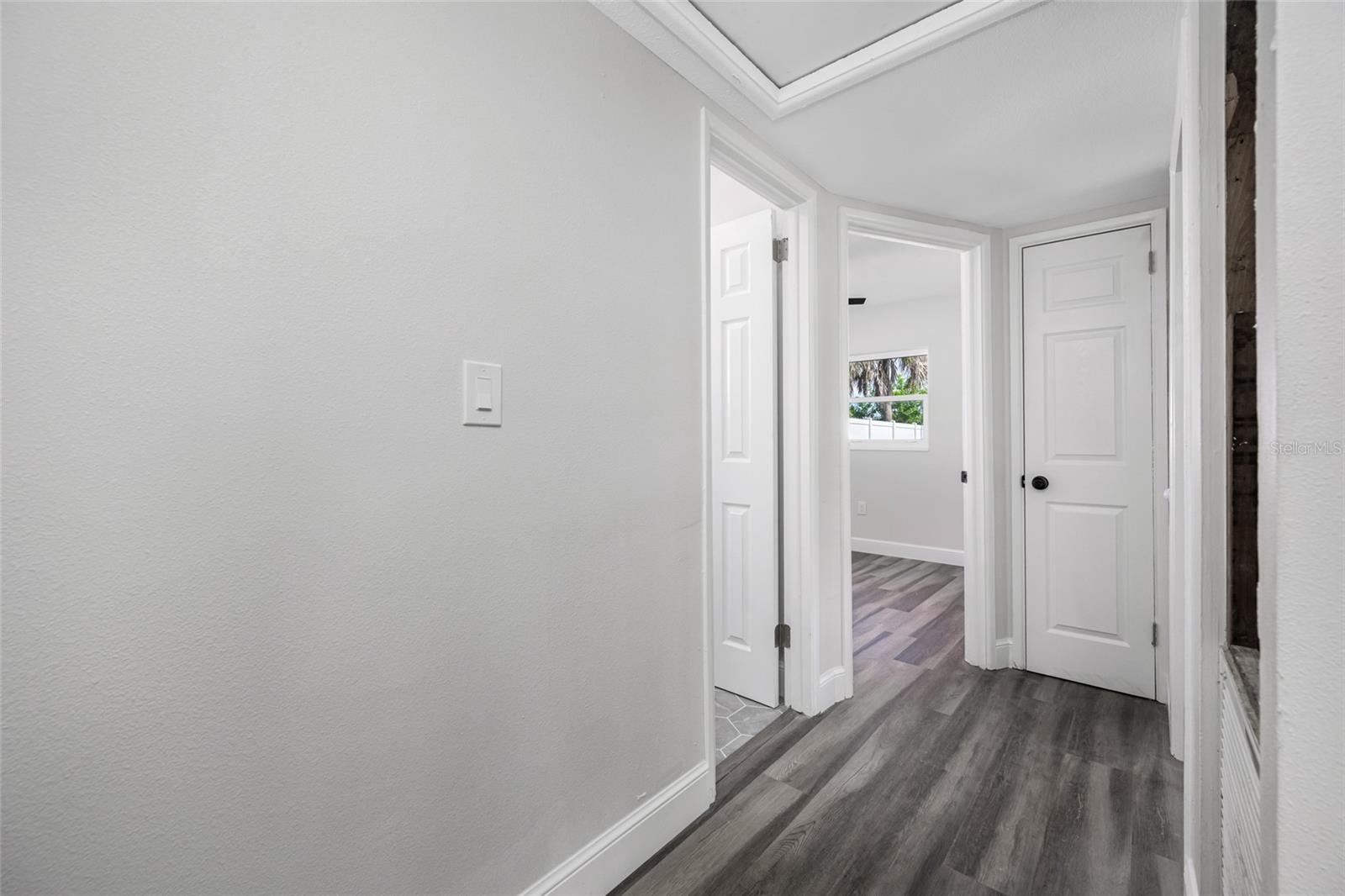 Listing photo id 21 for 3430 72nd Street N