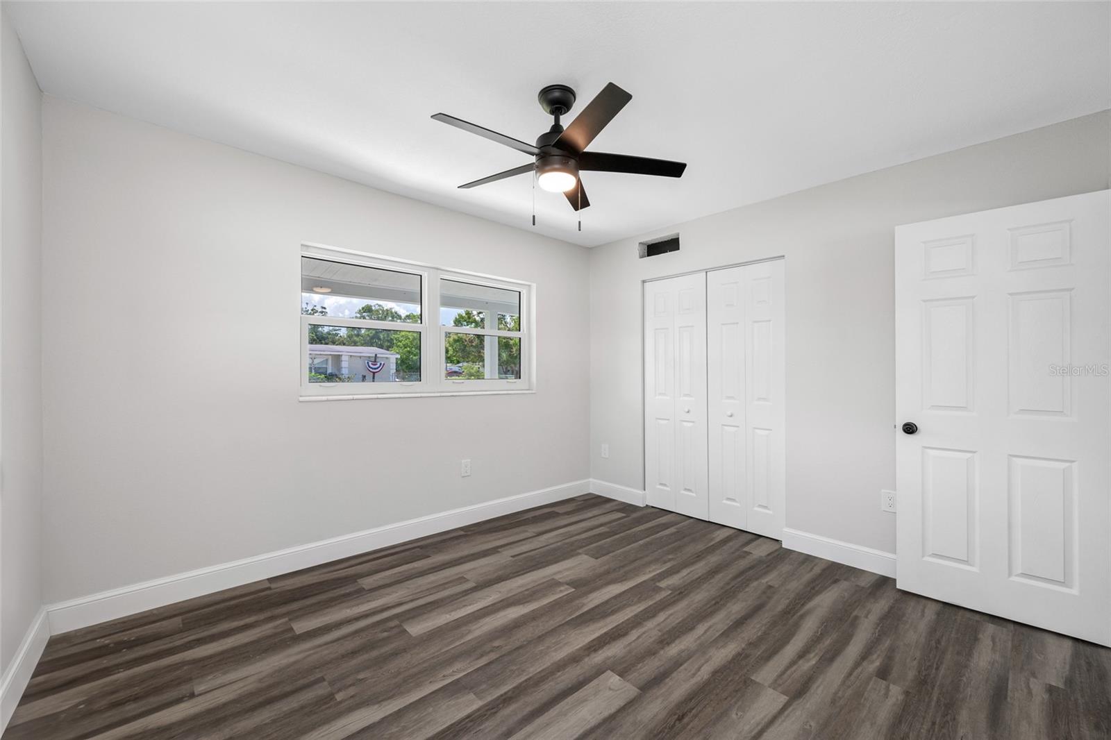 Listing photo id 31 for 3430 72nd Street N