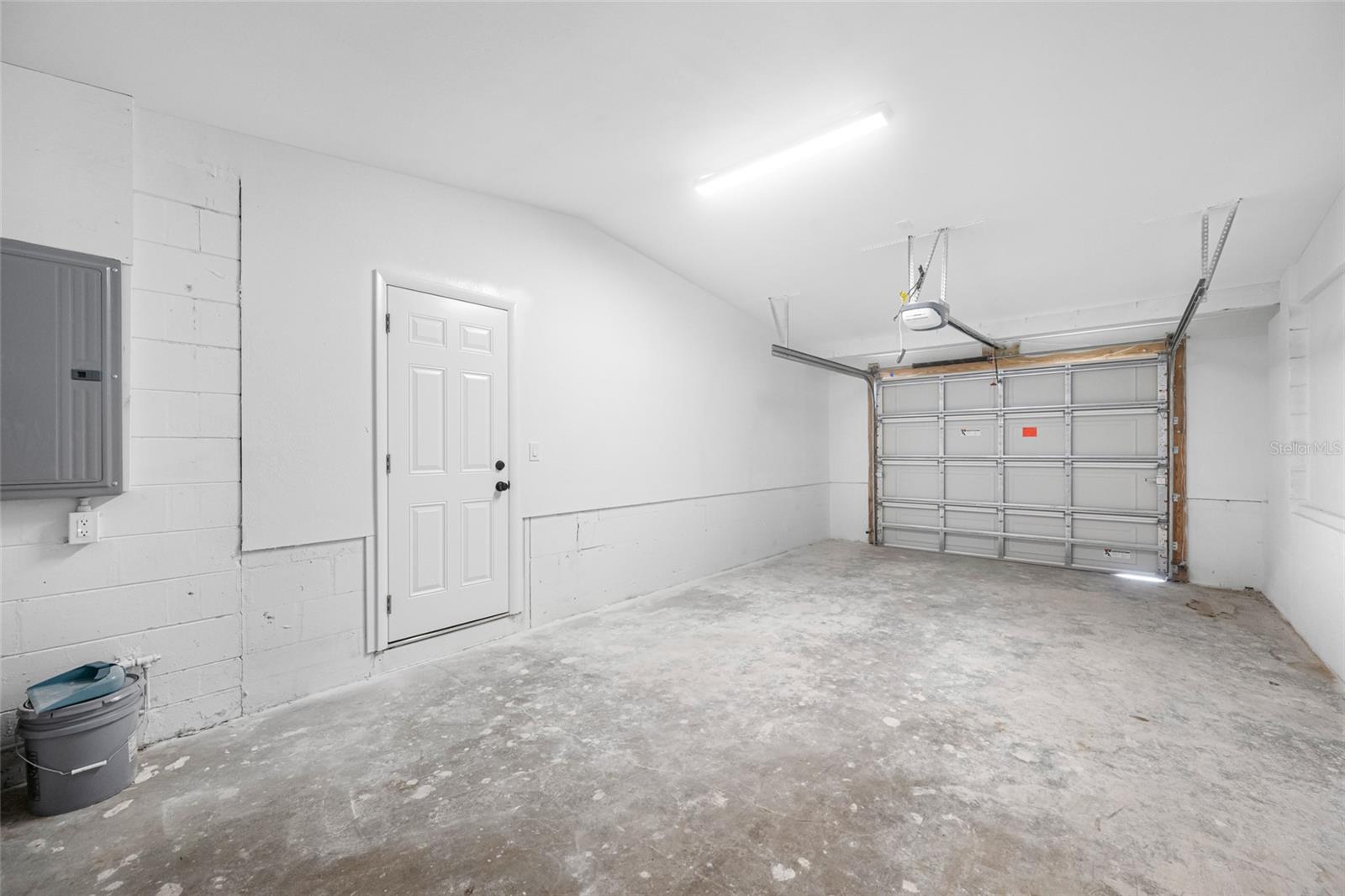 Listing photo id 37 for 3430 72nd Street N