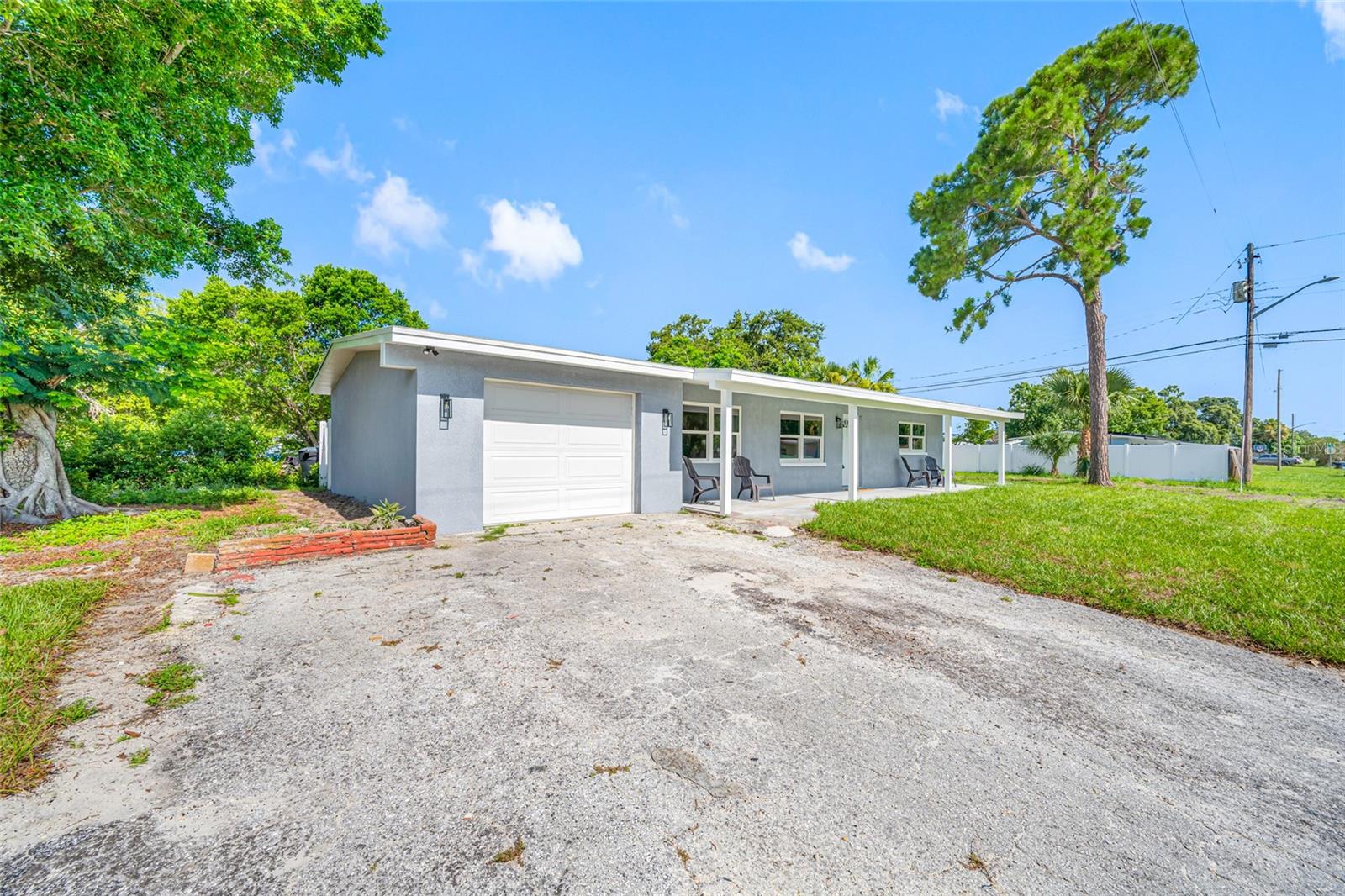 Listing photo id 42 for 3430 72nd Street N